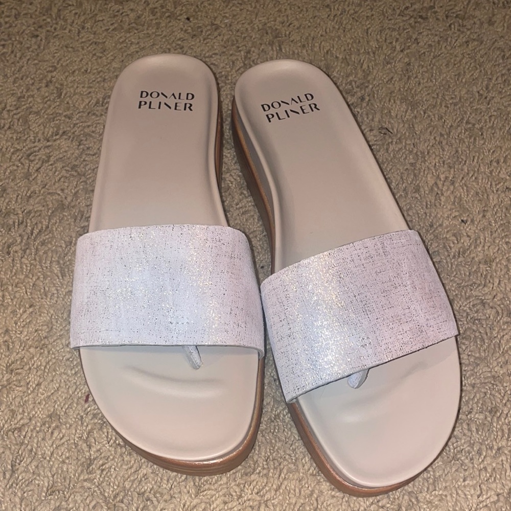 Brand new Donald Pliner shoes